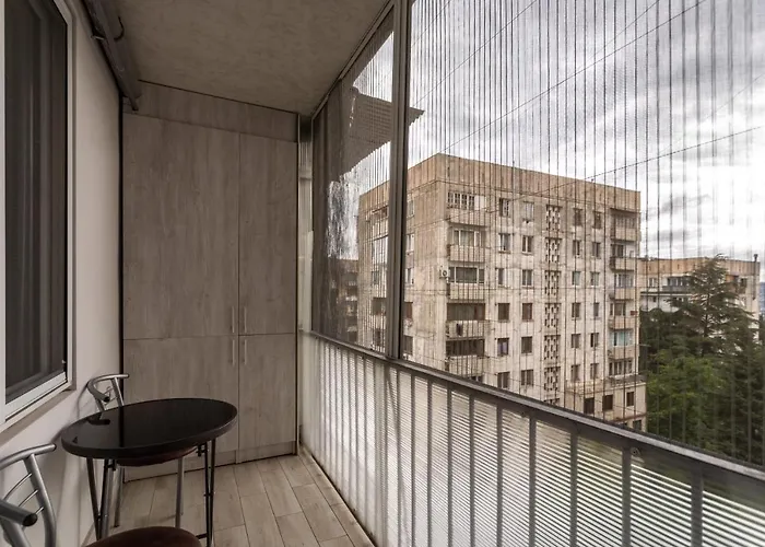 Charming 3Br Apartment In Central Tbilisi