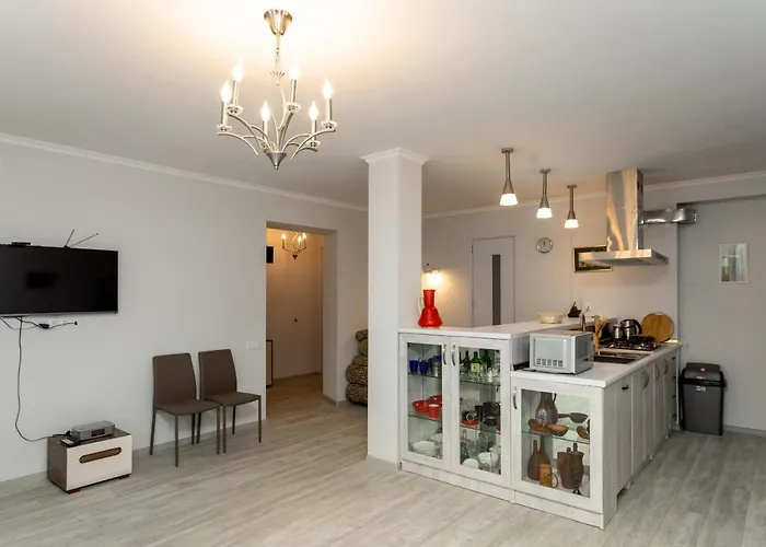 Charming 3Br Apartment In Central Tbilisi
