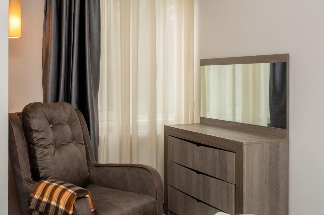 Charming 3Br Apartment In Central Tbilisi *