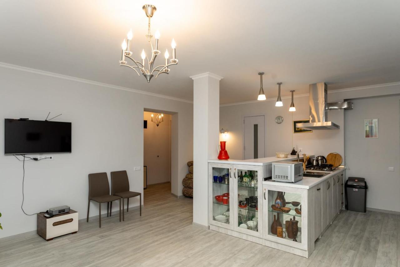 Apartment Charming 3Br Apartment In Central Tbilisi *