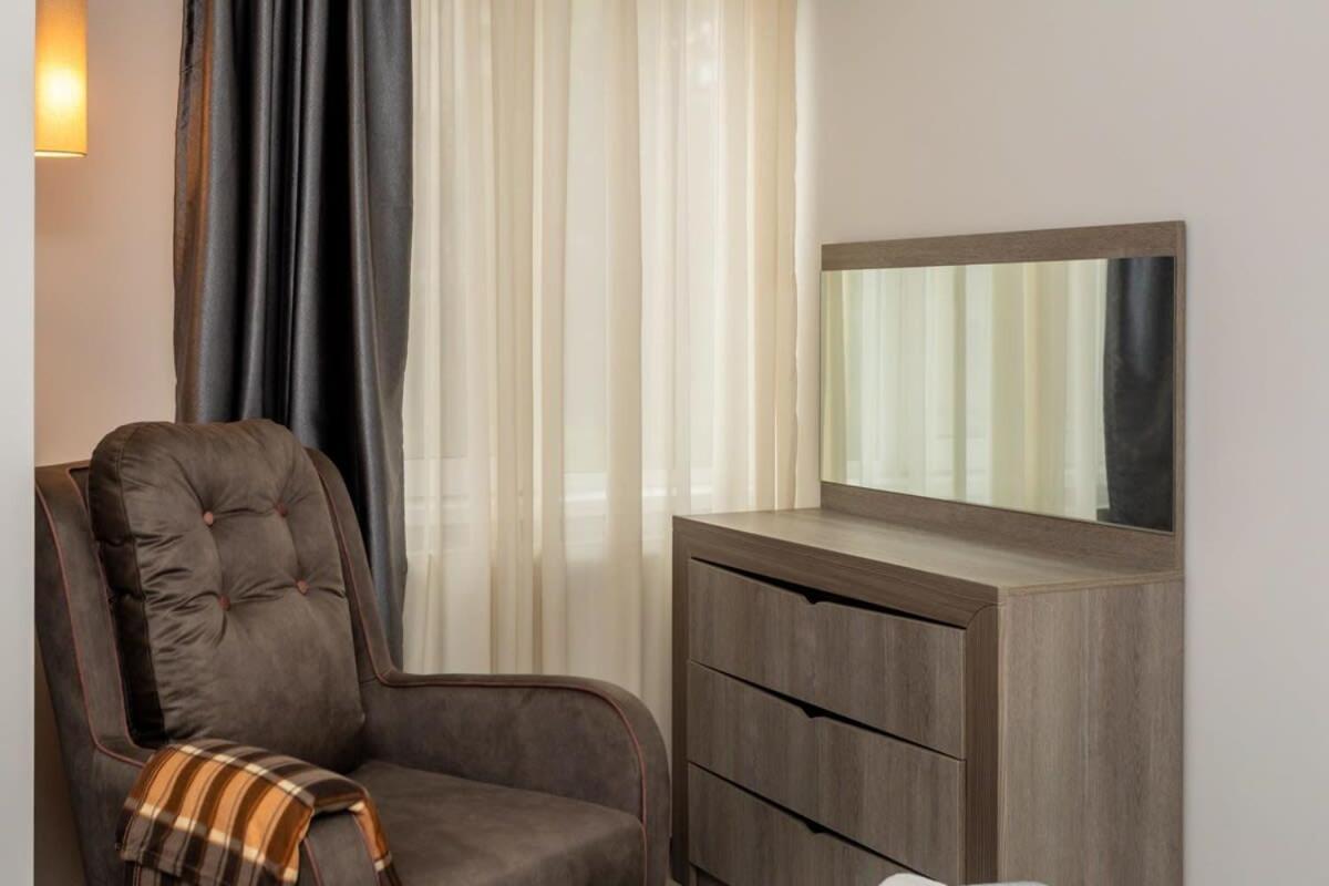 Charming 3Br Apartment In Central Tbilisi *