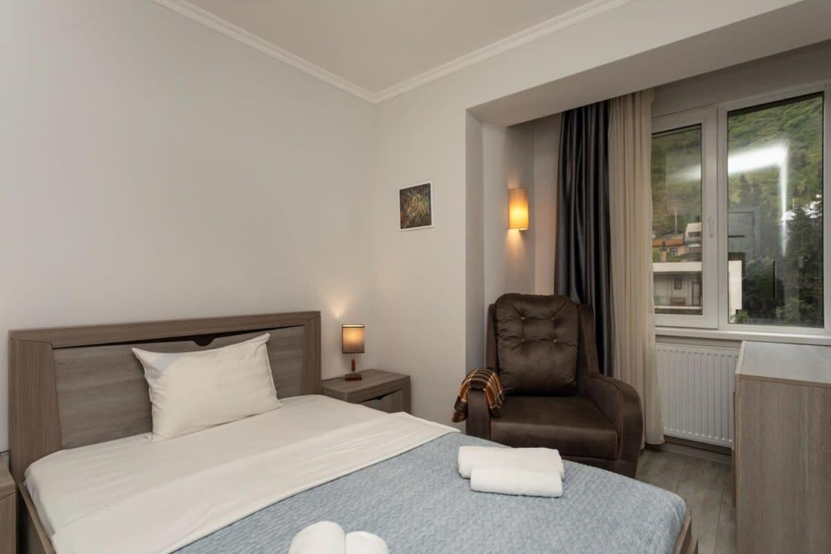 Charming 3Br Apartment In Central Tbilisi Apartament